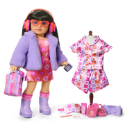 Truly Me™ #130 Doll & Day of Fun All-in-One Set Q1