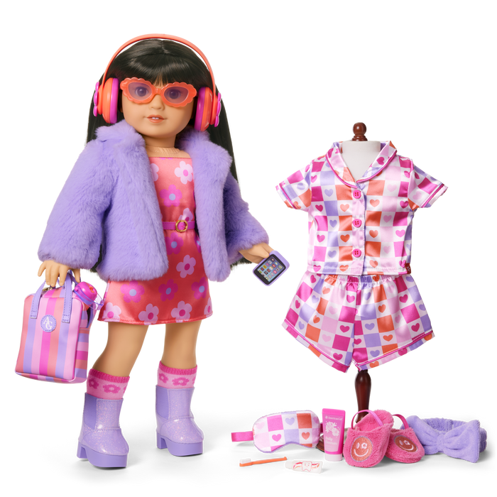 Truly Me™ #130 Doll & Day of Fun All-in-One Set Q1