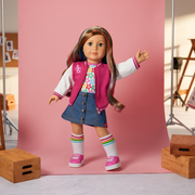 Truly Me™ 18-inch Doll #101 with wavy caramel hair V4