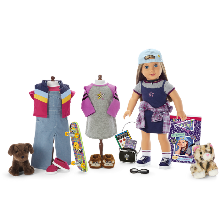 ’90s Twins Nicki’s™ Skateboarding Gift Set (Historical Characters) R6